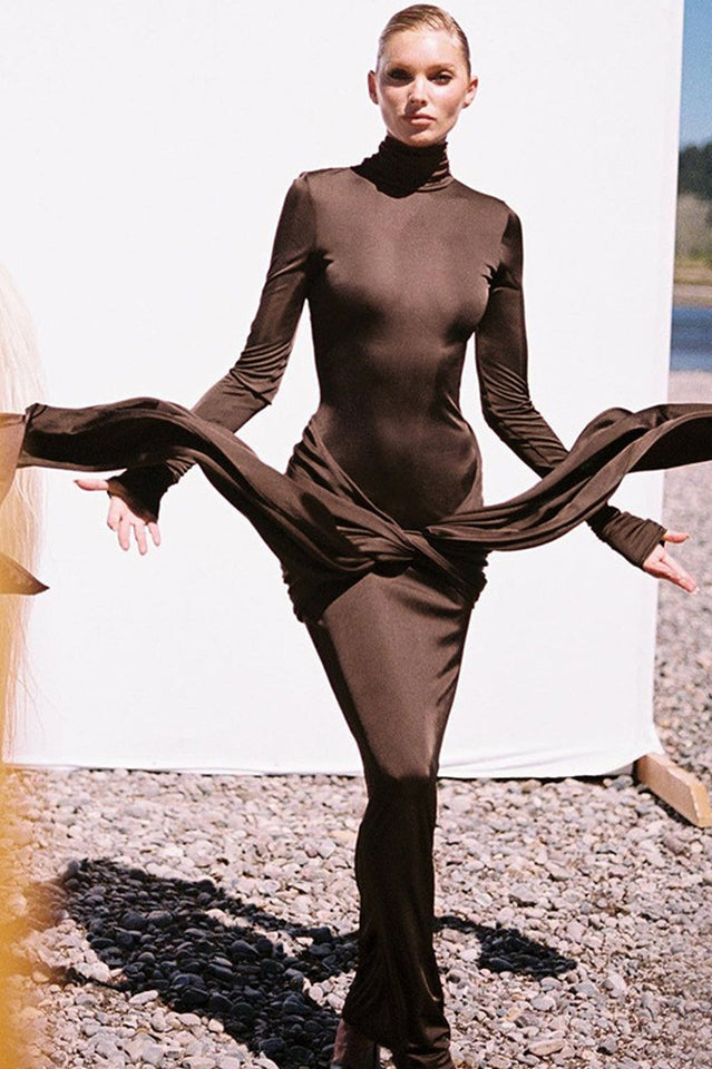Effortlessly Elegant Dress with a Timeless Design