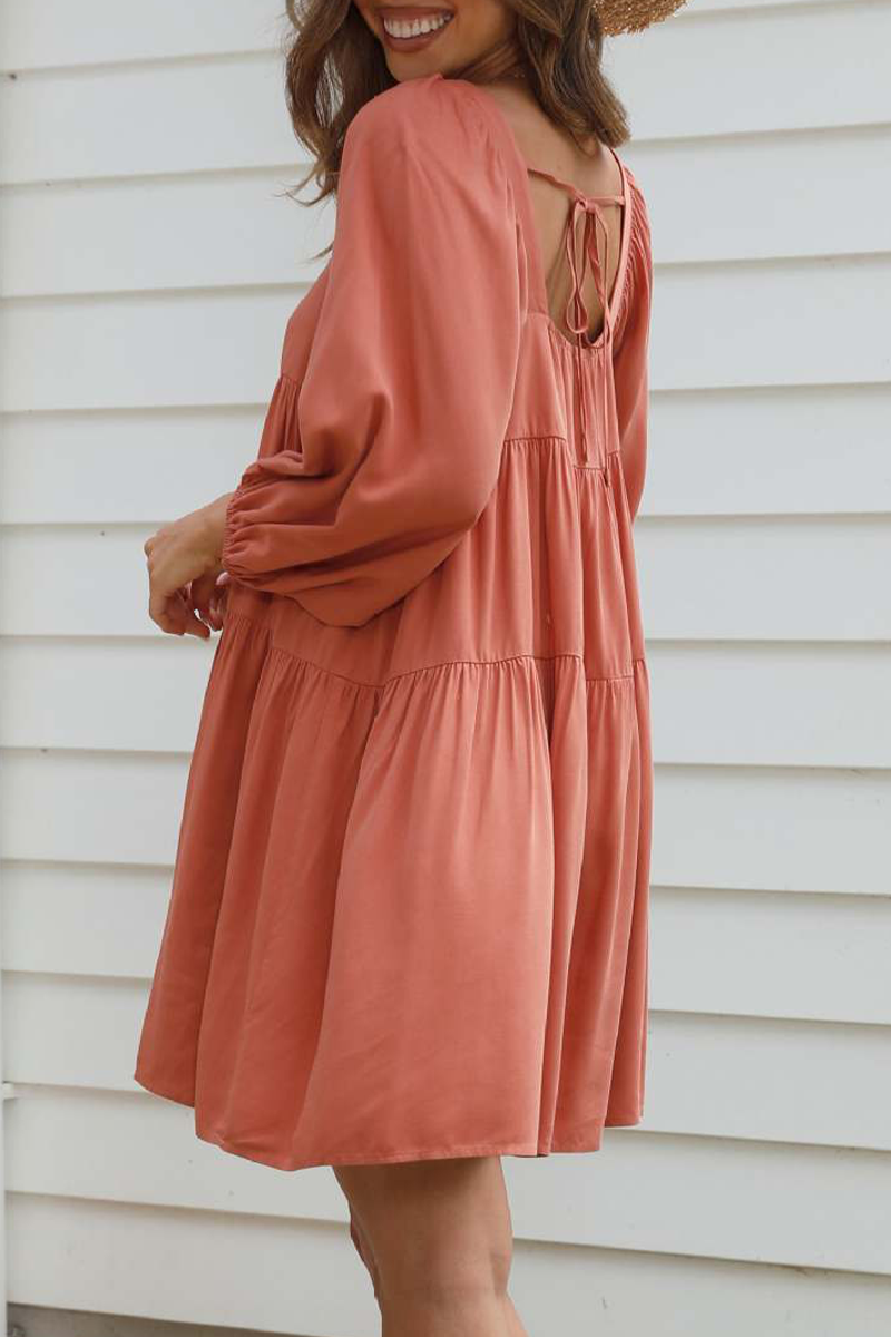 Well Tailored Dress with a Graceful Silhouette
