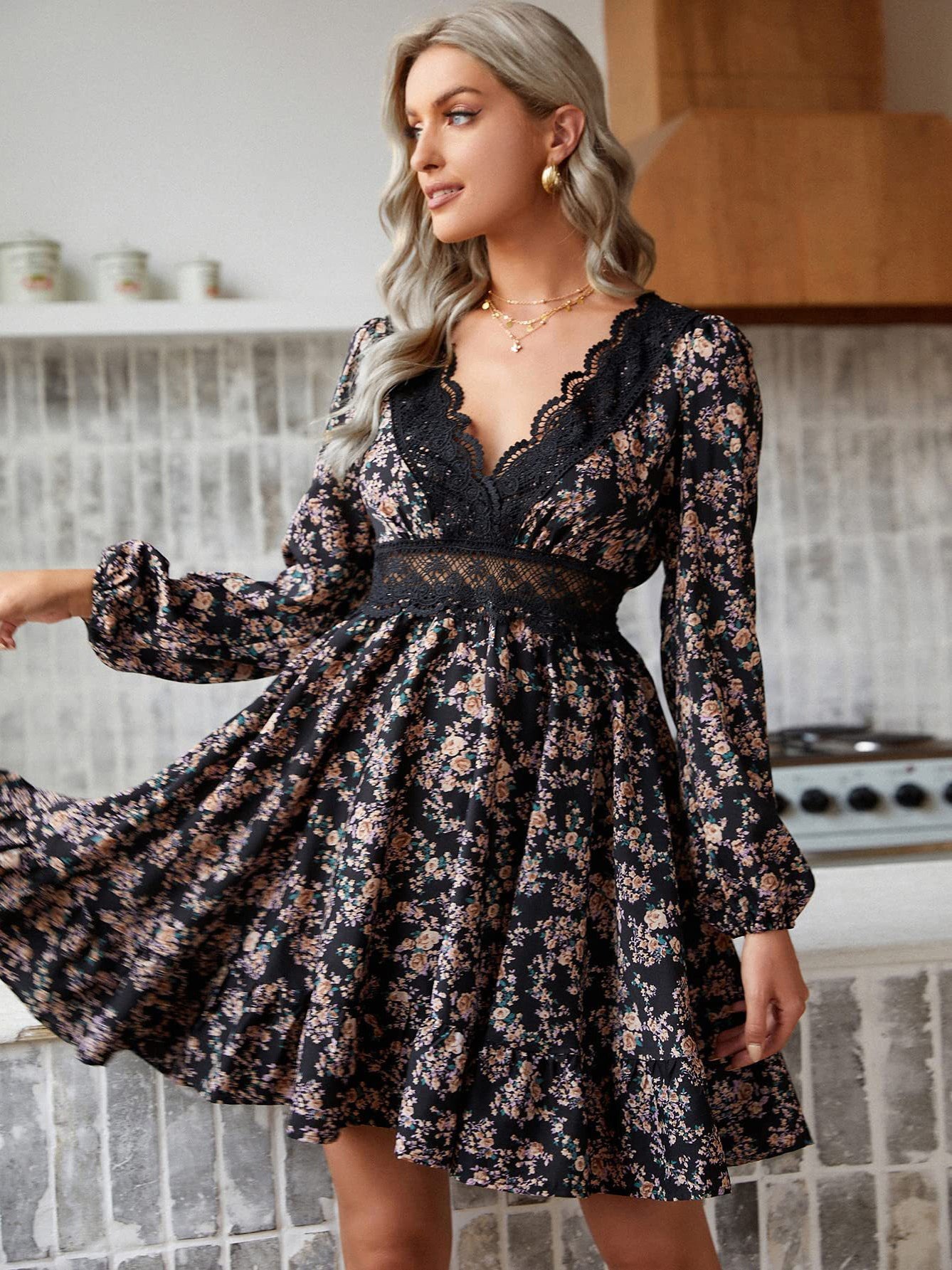 Classic Vintage Dress with a Flattering Fit