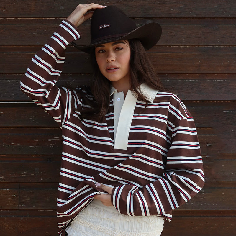 Beautifully Finished Top in a Timeless Design