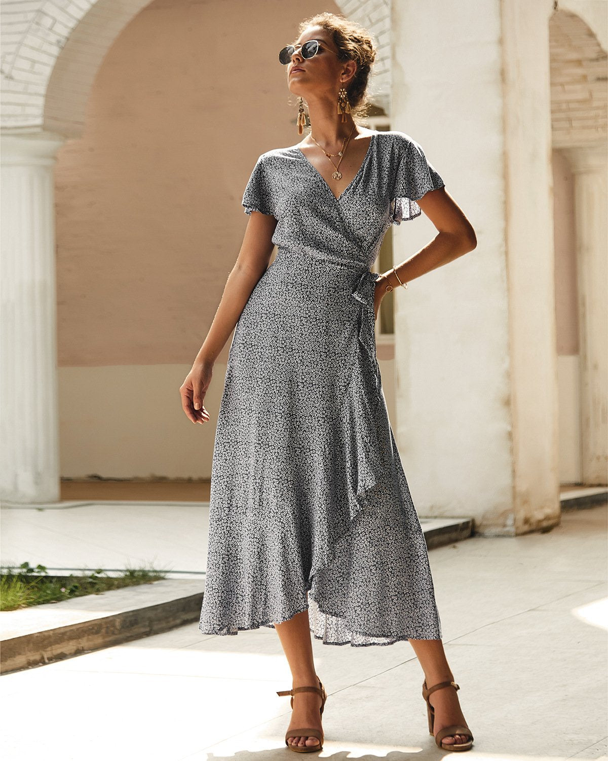 Beautifully Finished Dress in a Timeless Design