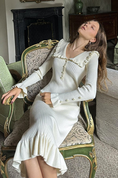 Classic Vintage Dress with a Flattering Fit
