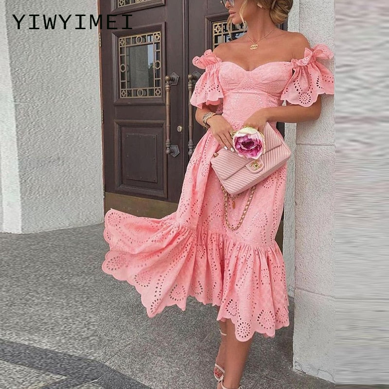 Sophisticated Dress with a Clean Classic Look