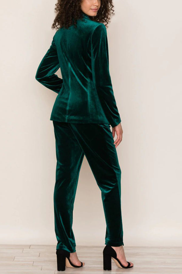 Classic Vintage Pants with a Flattering Fit