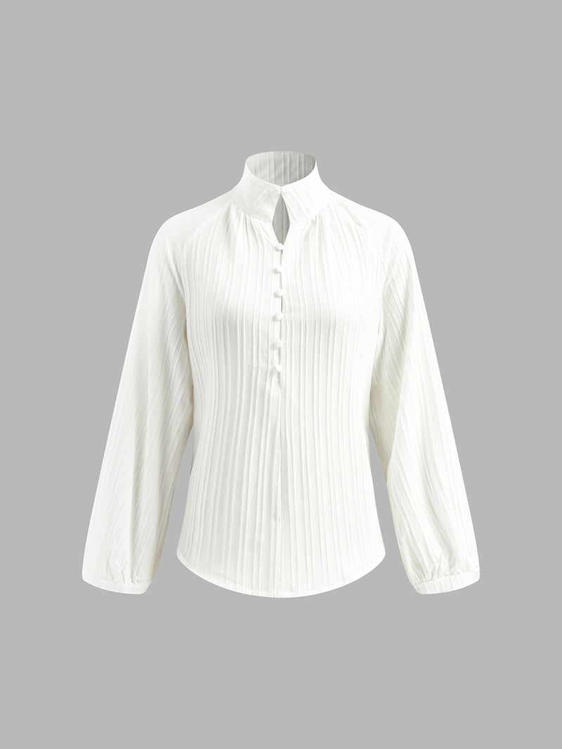 Effortlessly Elegant Pants with a Timeless Design