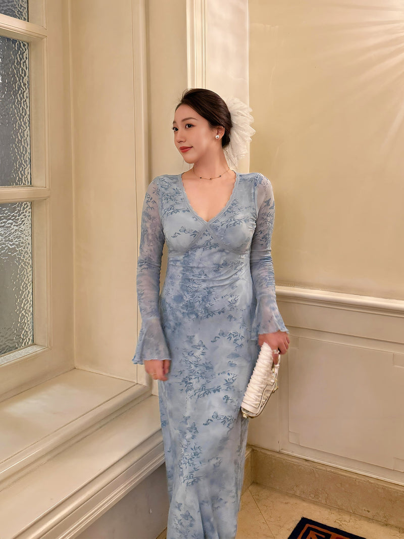 A Vintage Style Dress with Delicate Timeless Details