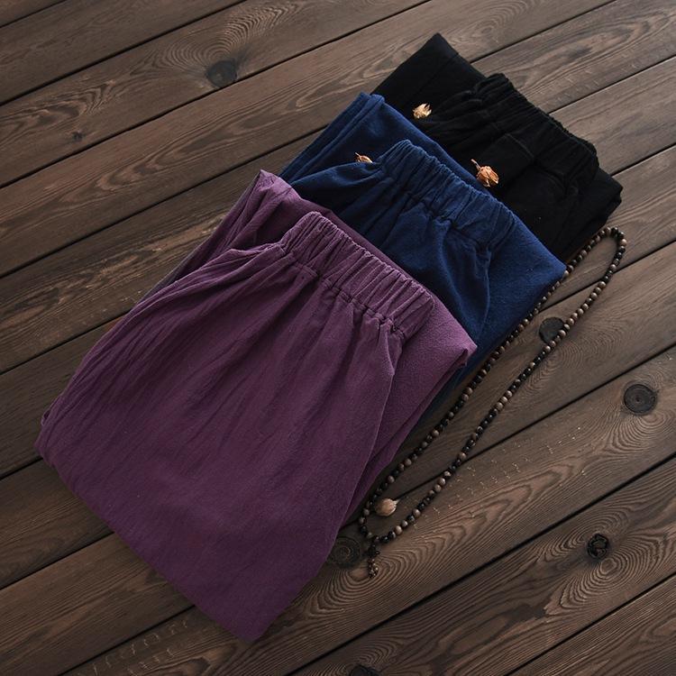 Effortlessly Elegant Pants with a Timeless Design
