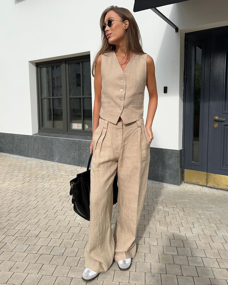 Effortlessly Elegant Garment with a Timeless Design