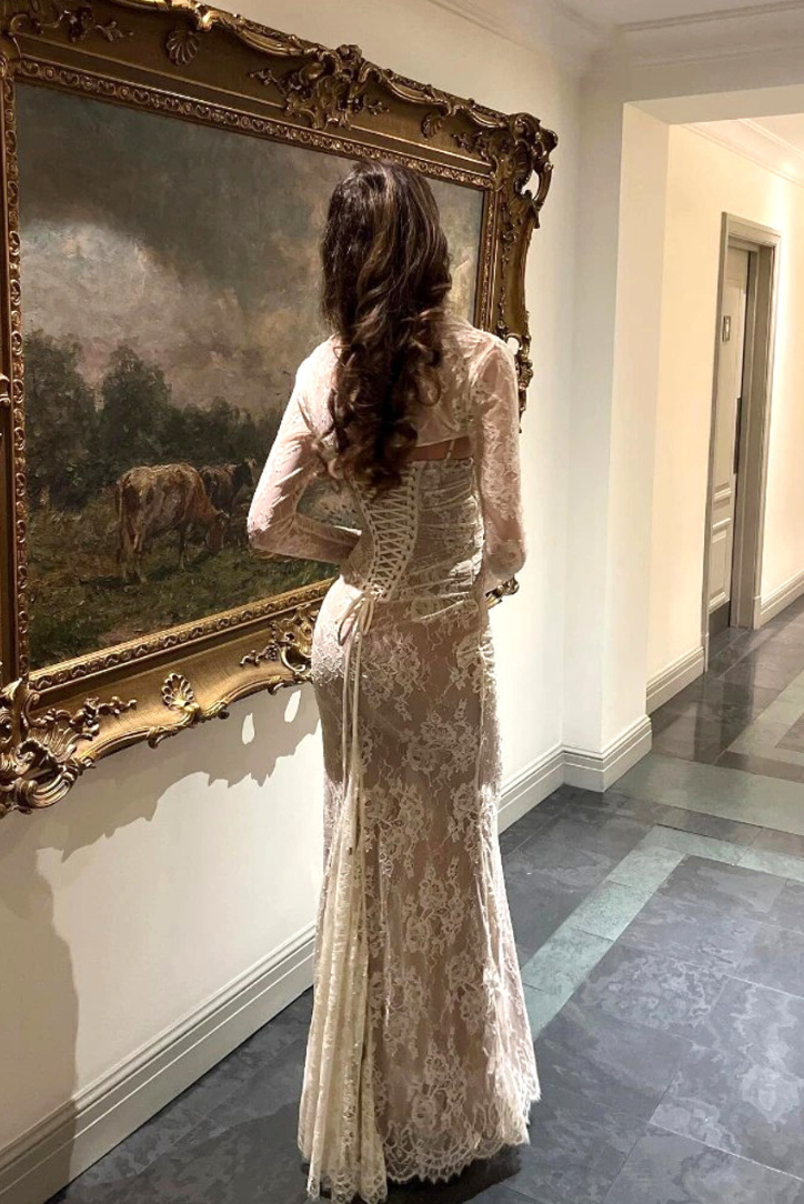 Gracefully Styled Dress for Any Occasion
