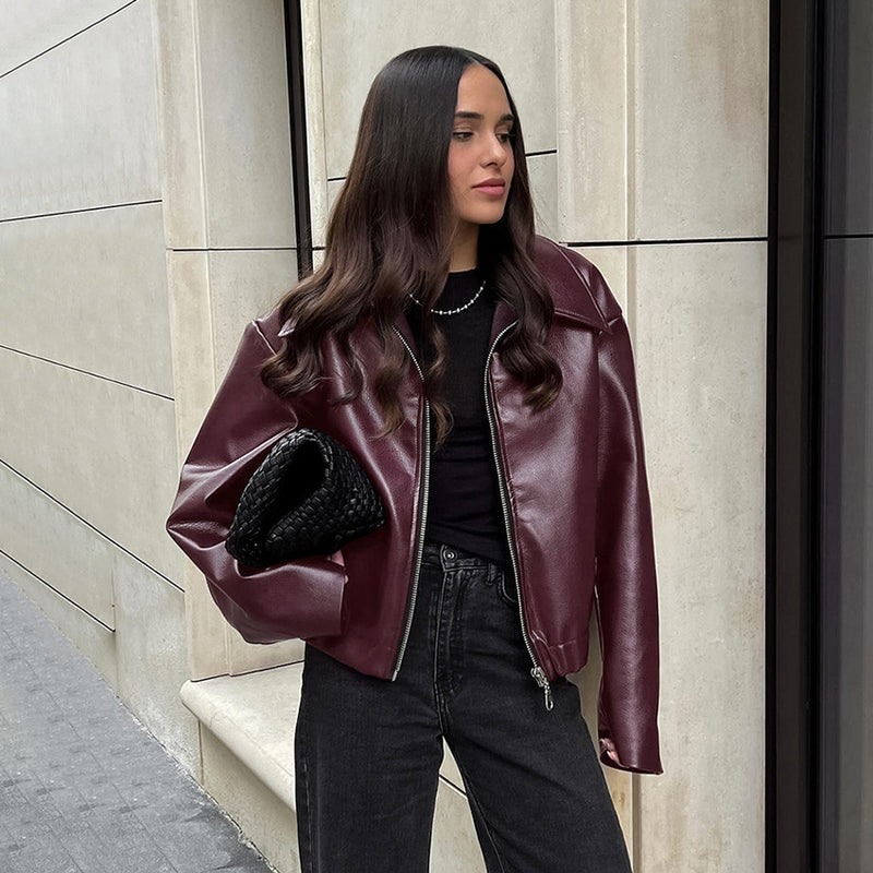 Well Tailored Jacket with a Graceful Silhouette