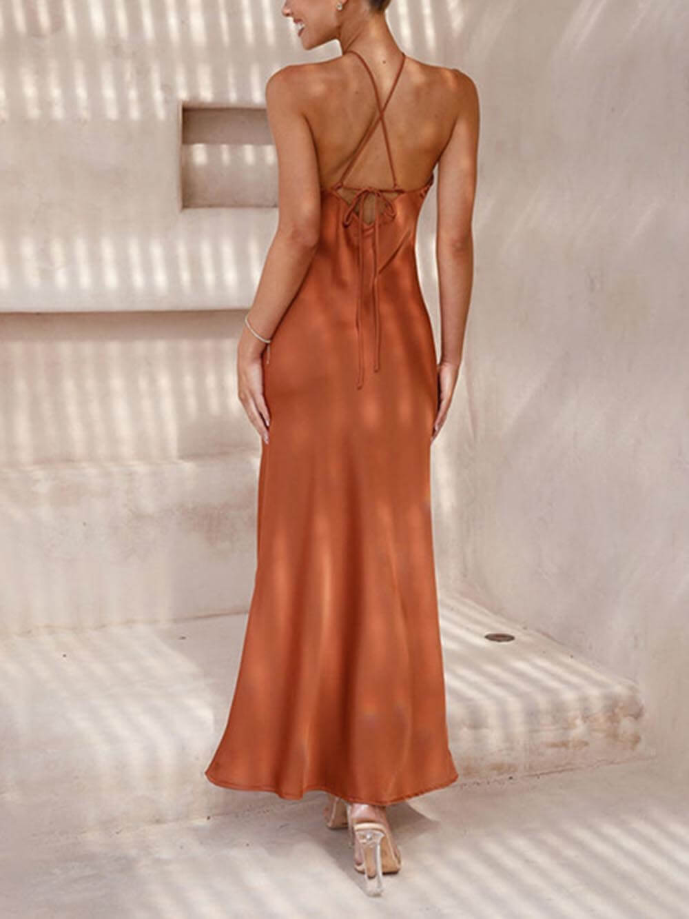 Beautifully Finished Dress in a Timeless Design