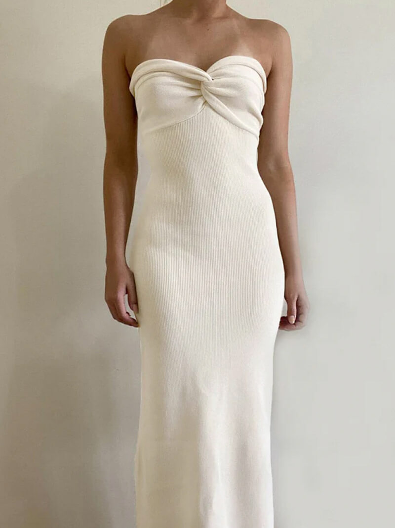 Beautifully Finished Dress in a Timeless Design