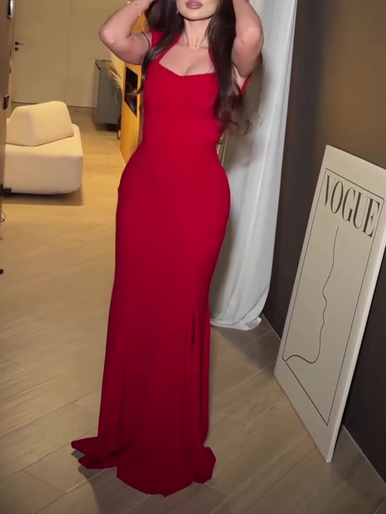Well Tailored Dress with a Graceful Silhouette