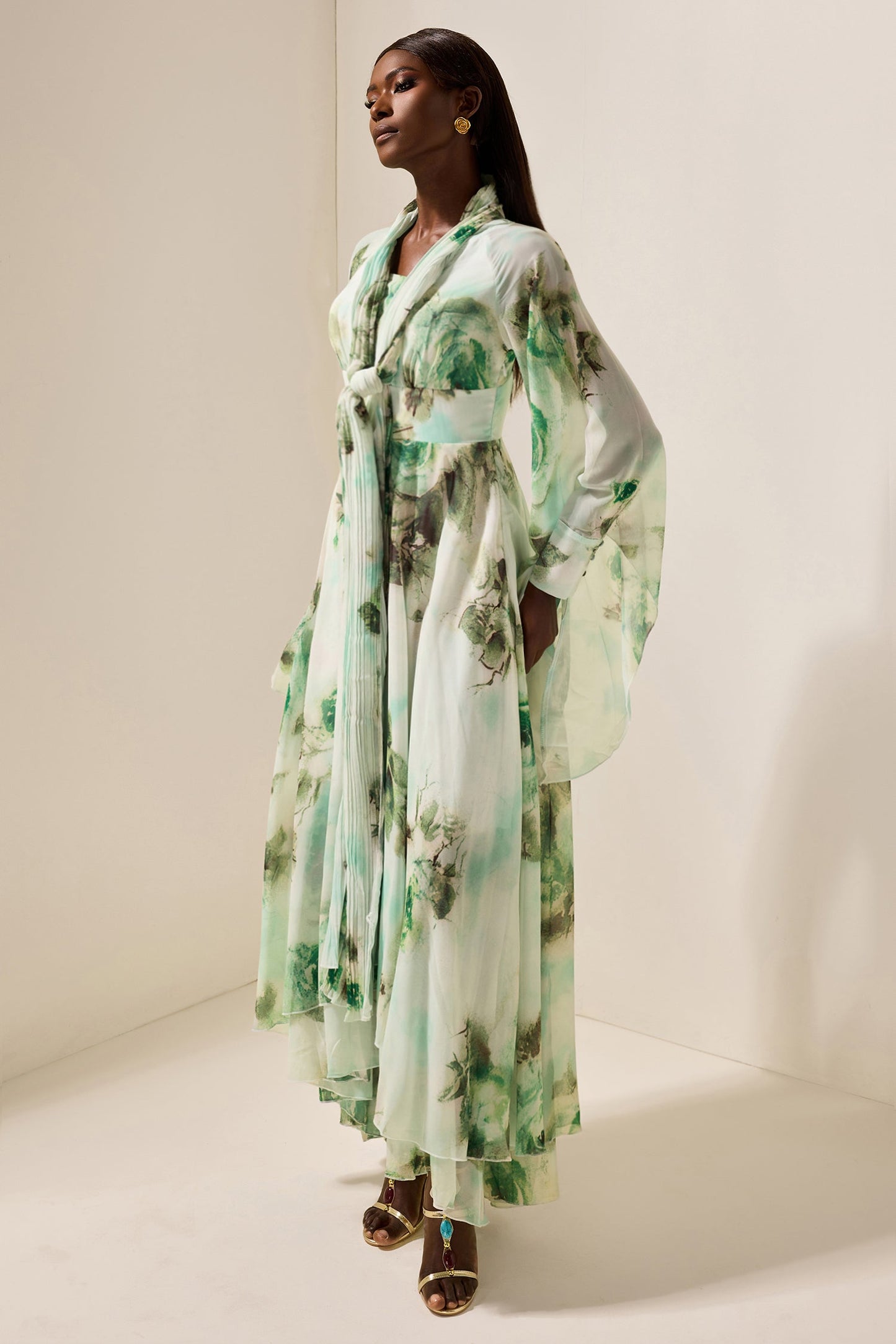Classic Vintage Dress with a Flattering Fit