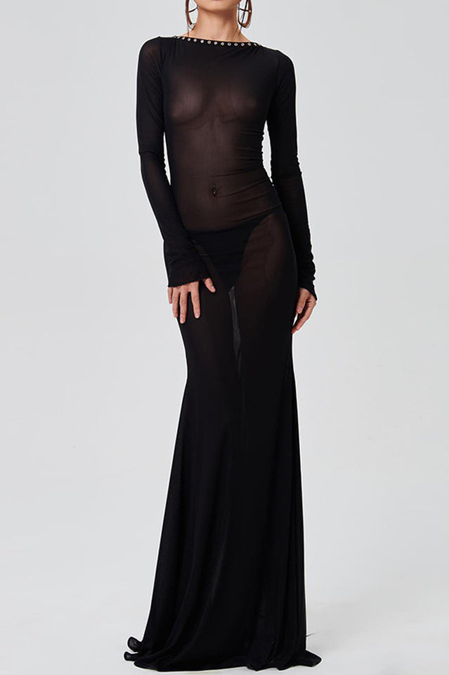 Beautifully Finished Dress in a Timeless Design