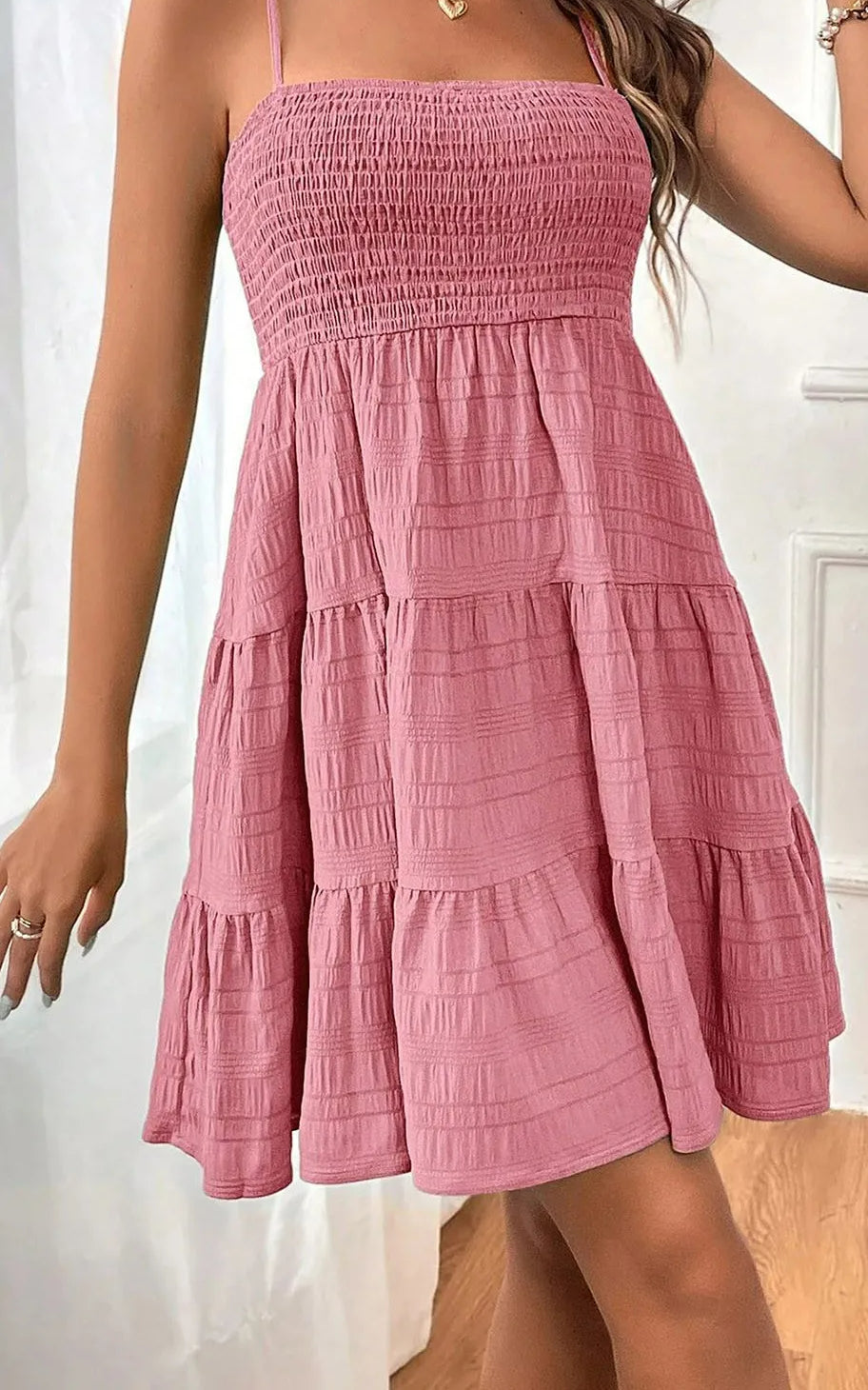 Effortlessly Elegant Dress with a Timeless Design