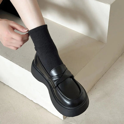 Graceful Orthopedic Loafers for Modern Look