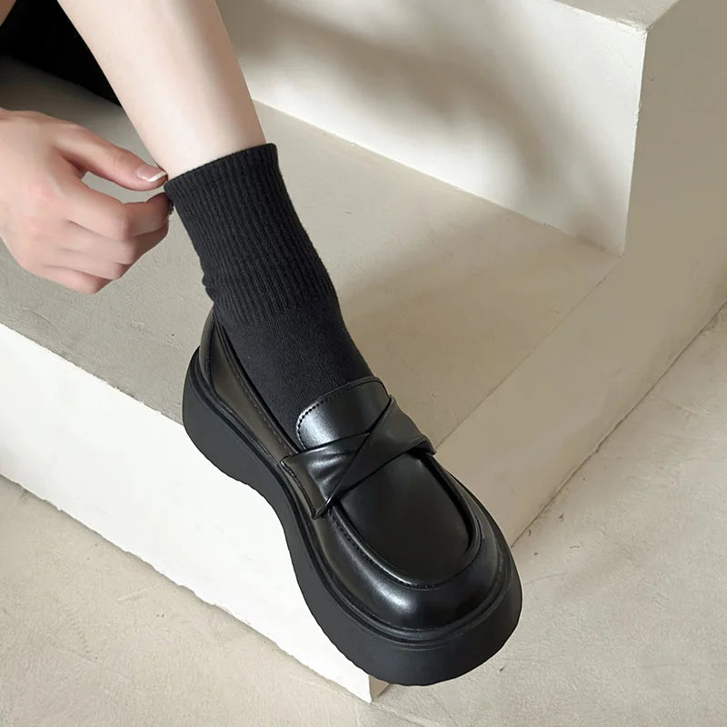 Graceful Orthopedic Loafers for Modern Look
