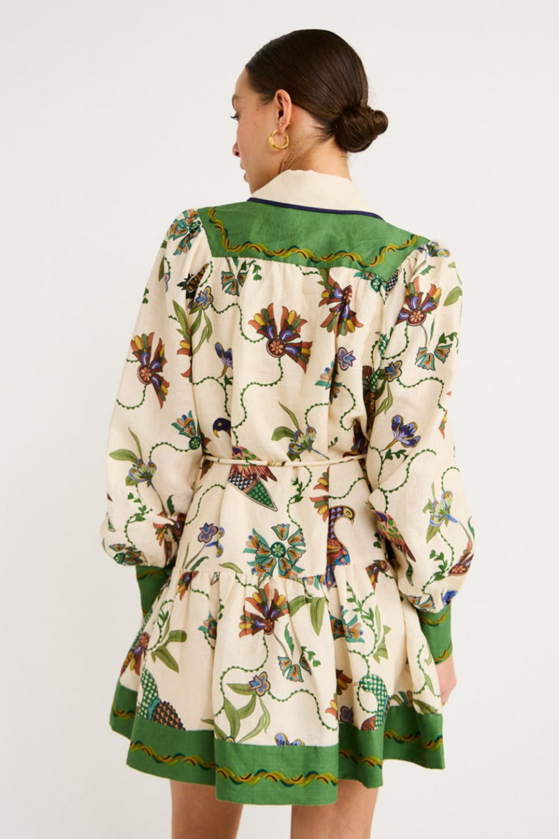 Classic Vintage Dress with a Flattering Fit