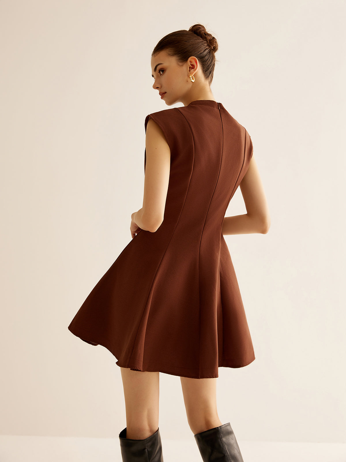 Gracefully Styled Dress for Any Occasion