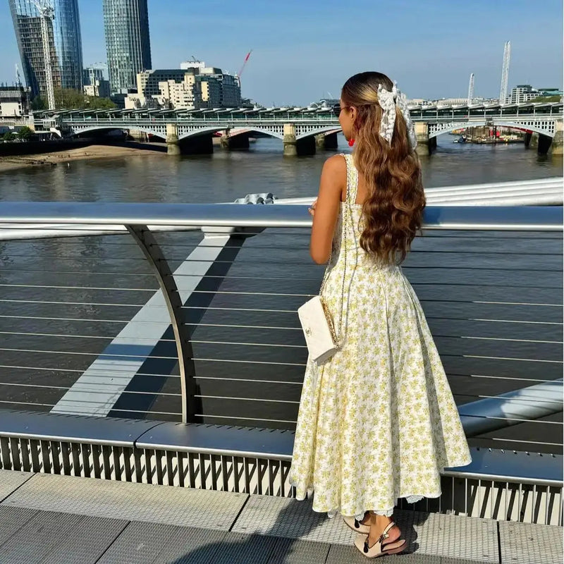 Classic Vintage Dress with a Flattering Fit