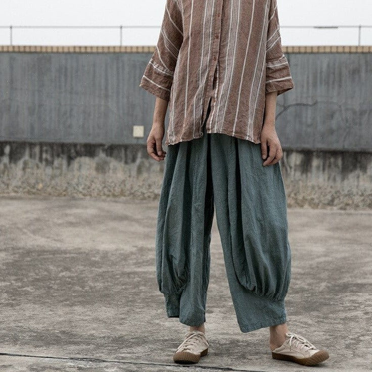Effortlessly Elegant Pants with a Timeless Design