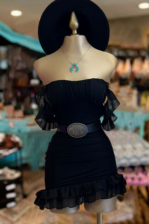 Effortlessly Elegant Dress with a Timeless Design