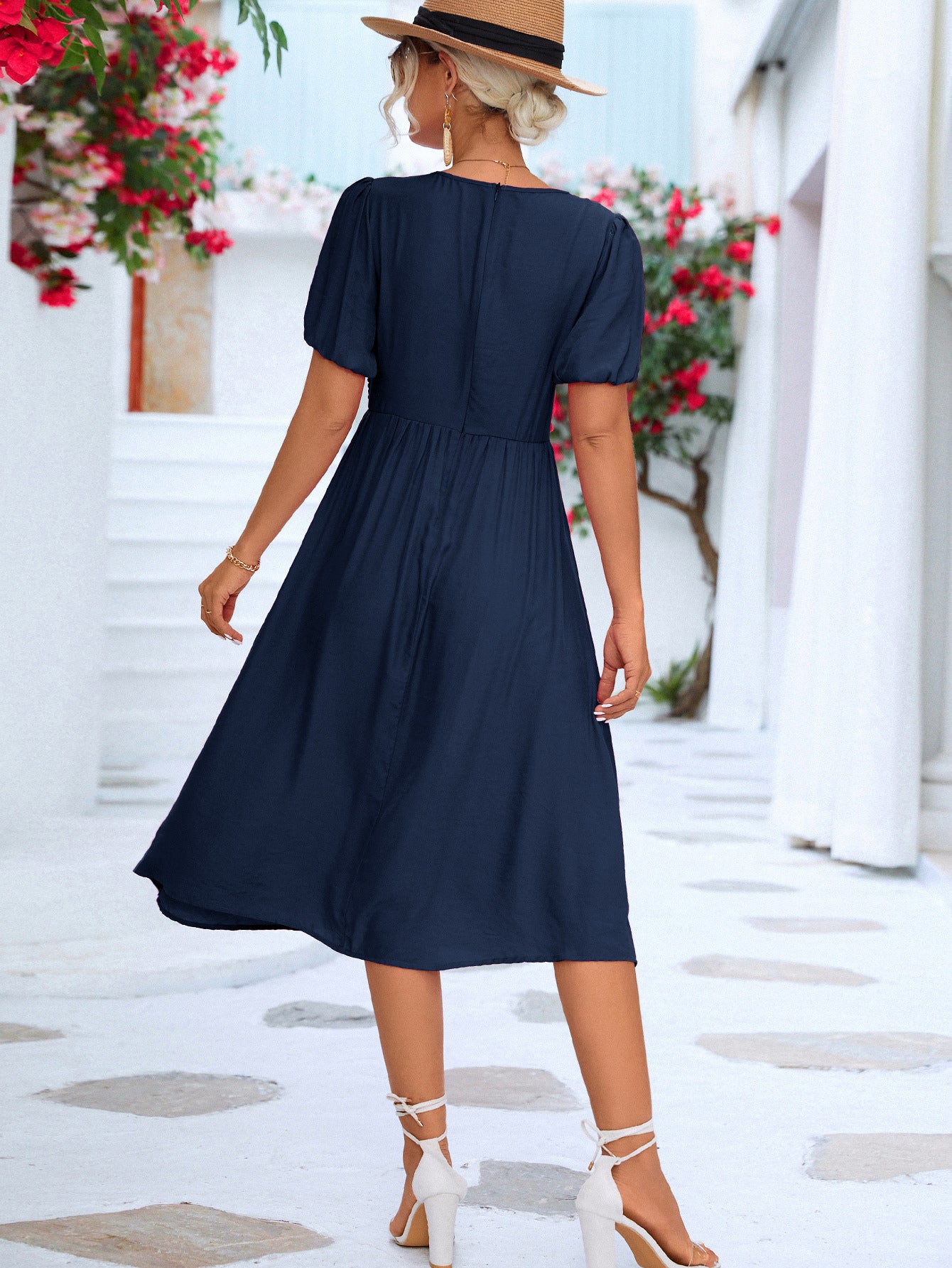 Gracefully Styled Dress for Any Occasion