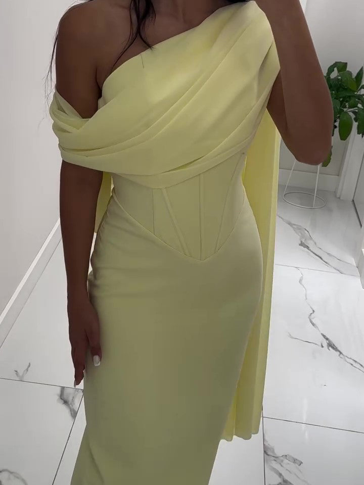 Beautifully Crafted Garment in a Classic Style