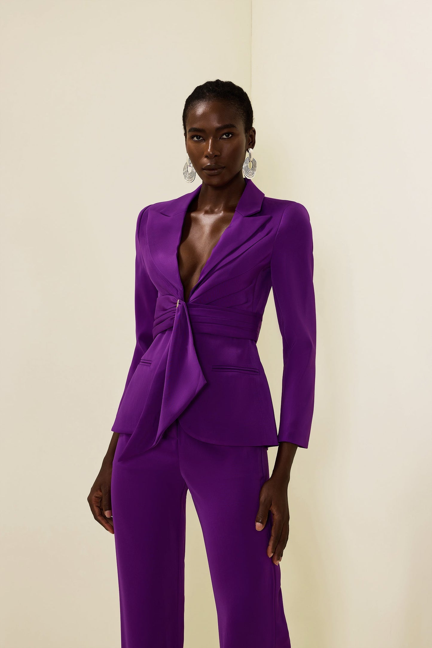 Well Tailored Pants with a Graceful Silhouette