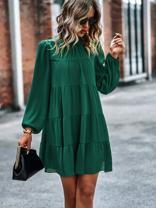 Effortlessly Elegant Dress with a Timeless Design