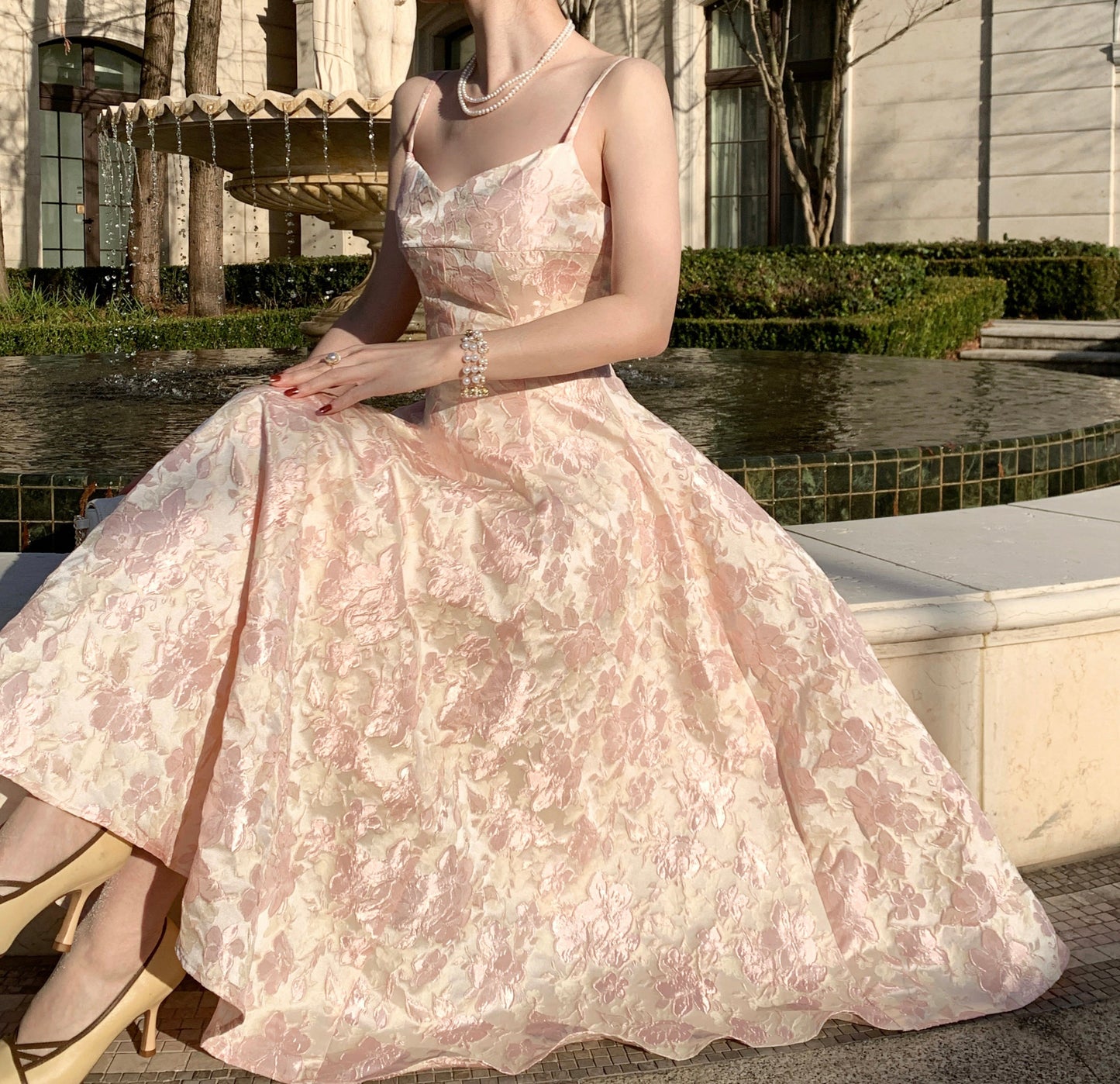 Beautifully Crafted Dress in a Classic Style