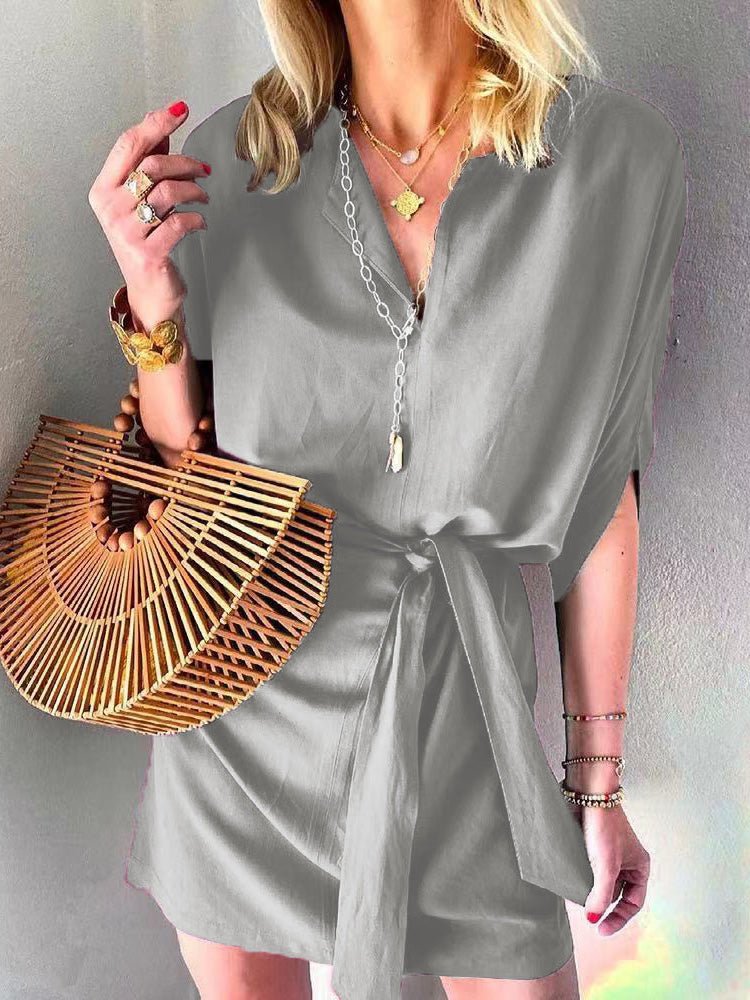 Effortlessly Elegant Dress with a Timeless Design