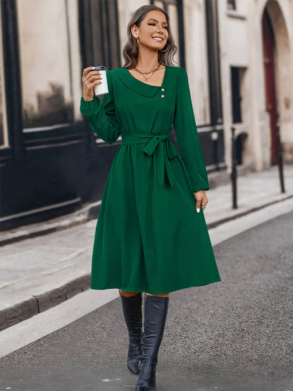 Well Tailored Dress with a Graceful Silhouette