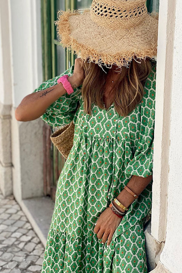 Beautifully Finished Dress in a Timeless Design