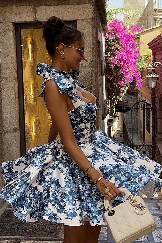 Classic Vintage & Enduringly Stylish Dress