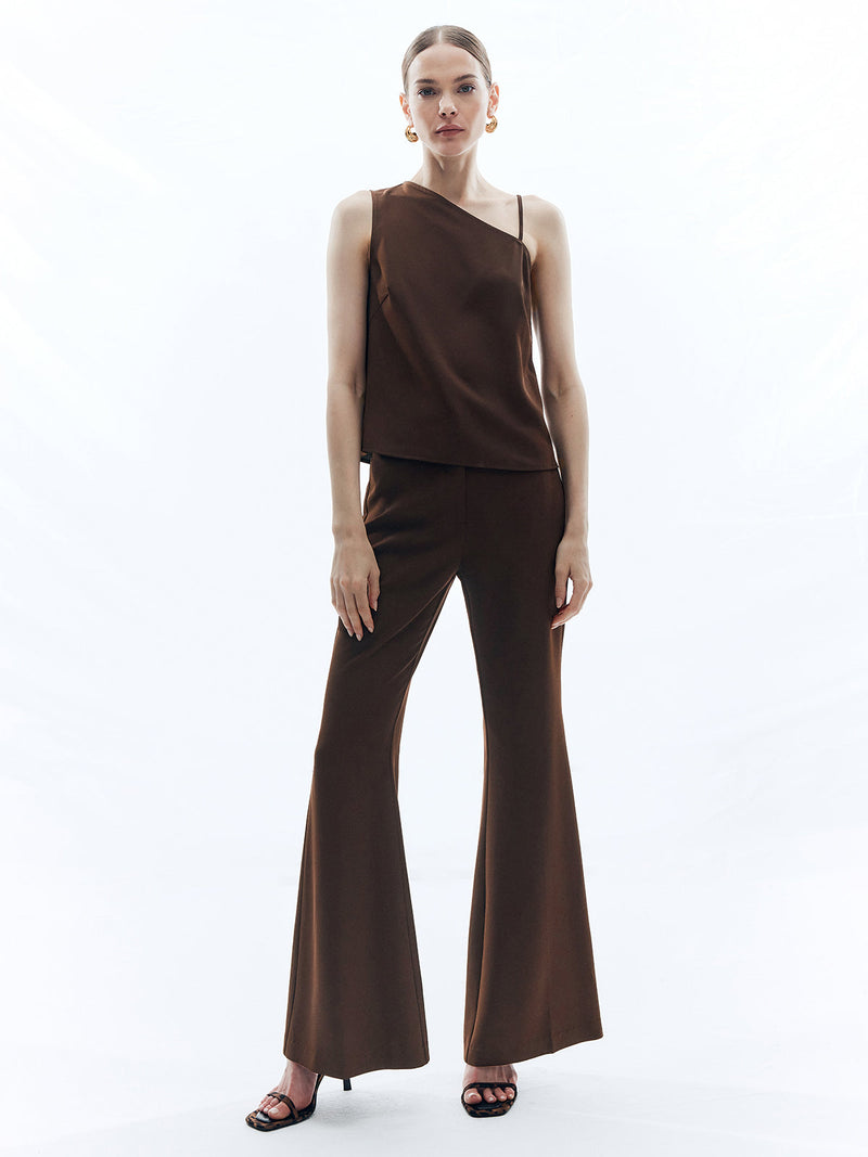 Elegantly Styled Pants for Everyday Wear