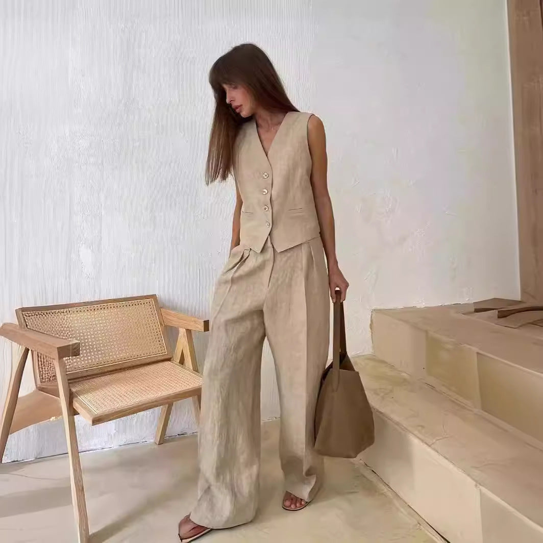 Effortlessly Elegant Garment with a Timeless Design