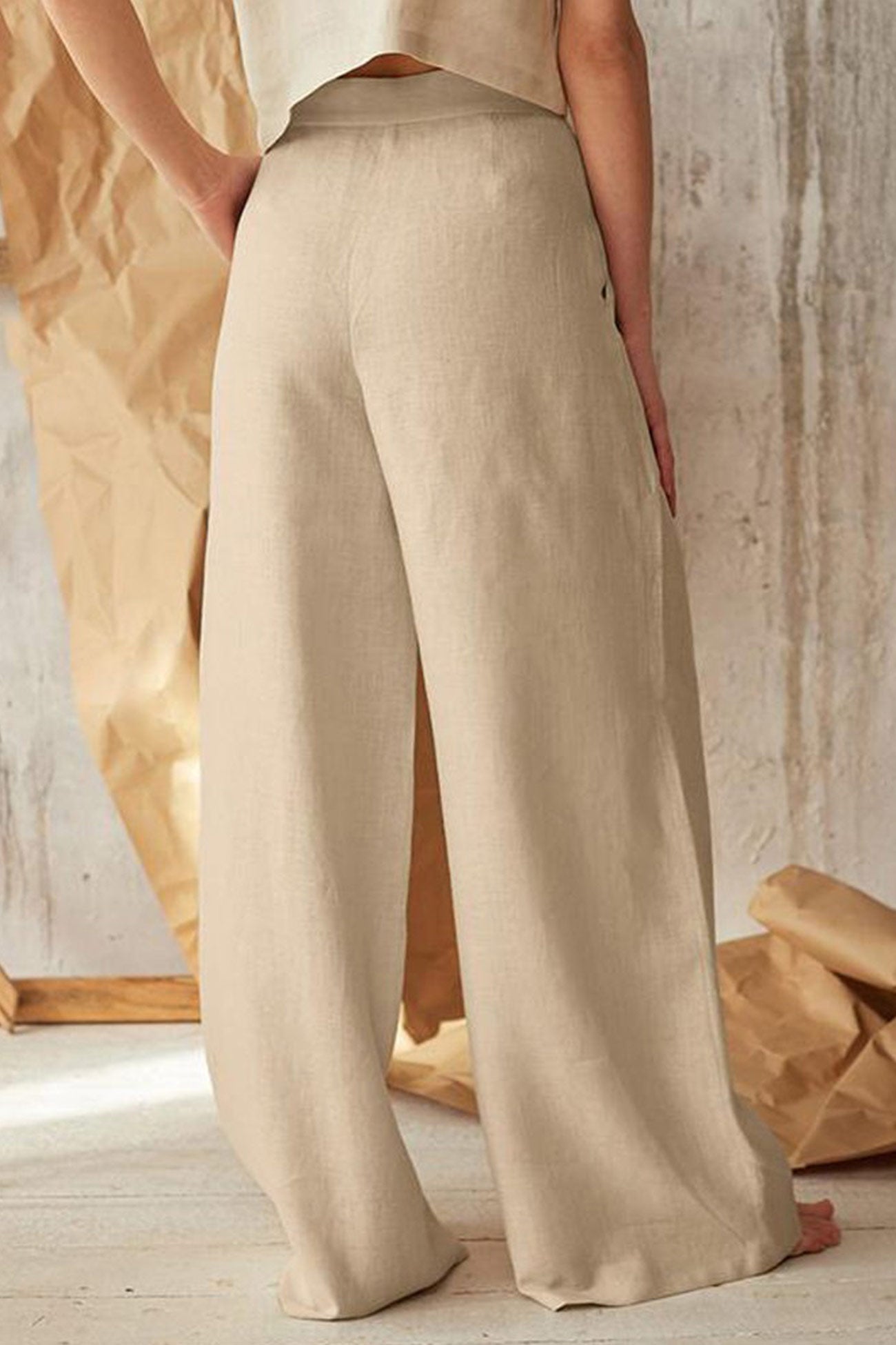Well Tailored Pants with a Graceful Silhouette