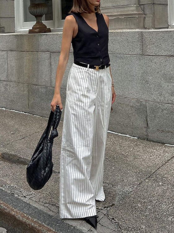 Well Tailored Pants with a Graceful Silhouette