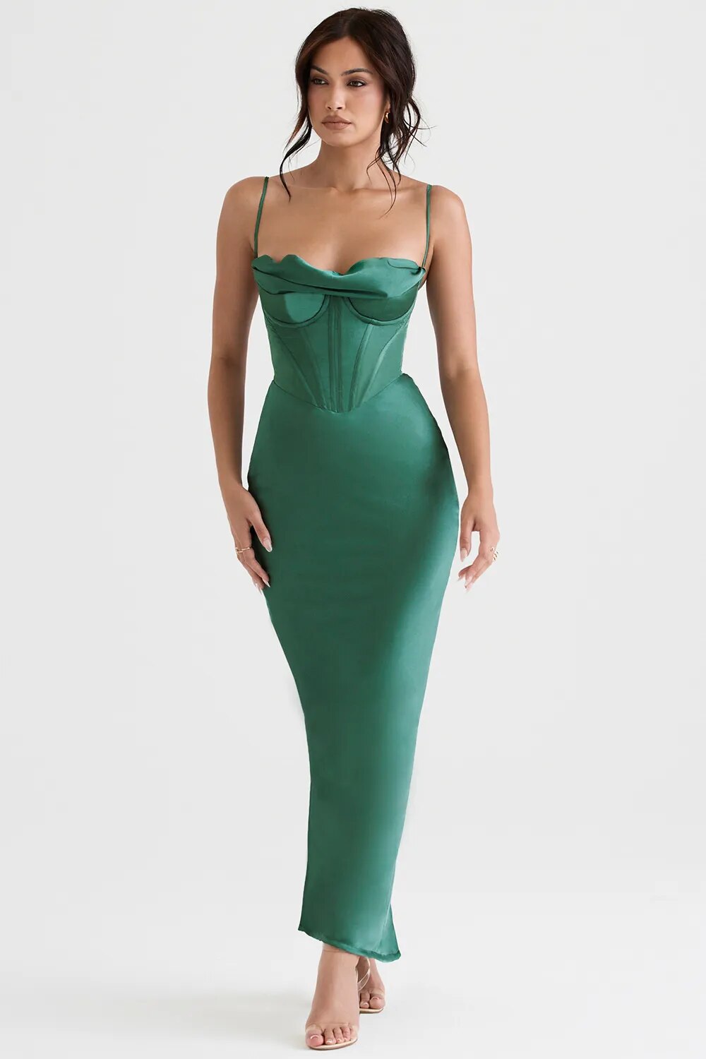 Beautifully Finished Dress in a Timeless Design
