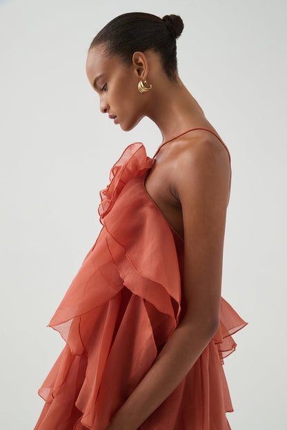 Well Tailored Dress with a Graceful Silhouette