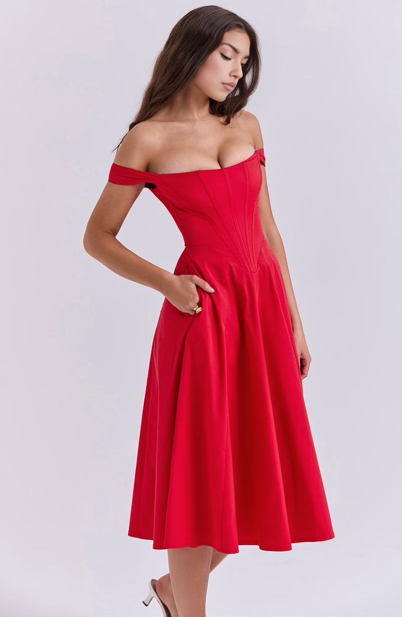 Beautifully Finished Dress in a Timeless Design