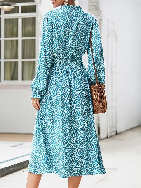 Classic Vintage Dress with a Flattering Fit