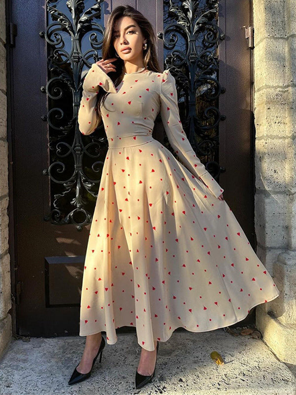 Well Tailored Dress with a Graceful Silhouette