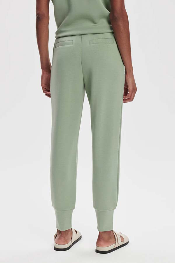 Effortlessly Elegant Shirt with a Timeless Design