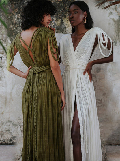 Beautifully Finished Dress in a Timeless Design