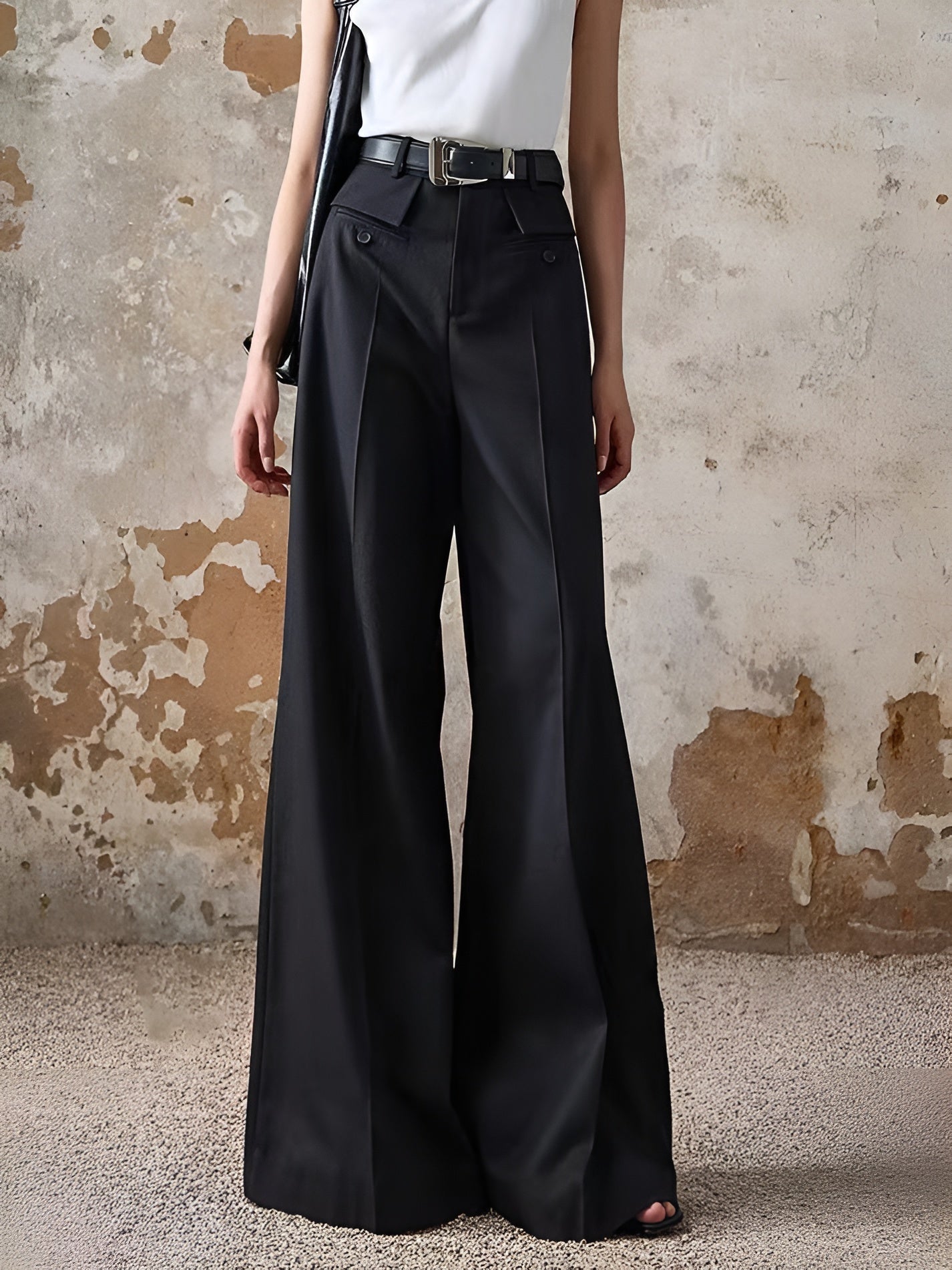 Classic Vintage Pants with a Flattering Fit