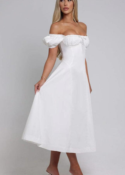 Classic Vintage Dress with a Flattering Fit