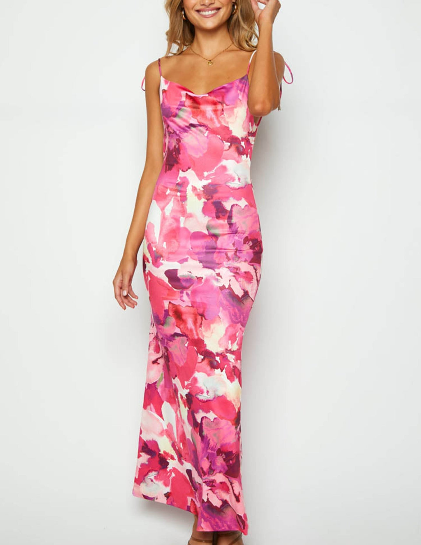 Well Tailored Dress with a Graceful Silhouette